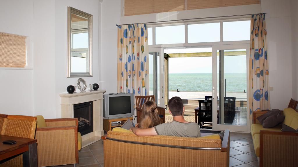 Beach-Dijkvilla Seaview Horizons Makkum Camera foto